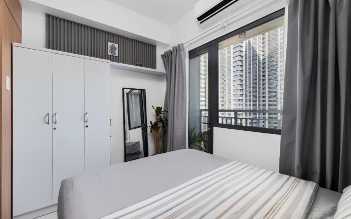 Jenny's Suite Cozy 1BR w/ Balcony @ Lush Residence