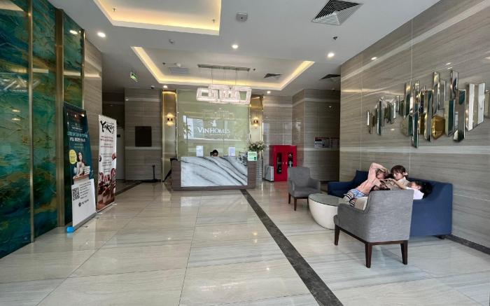 Vincom Plaza Vinhomes Sky Lake Apartments 