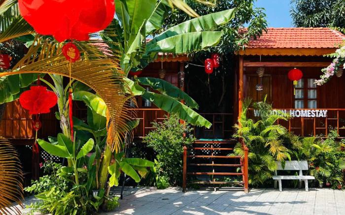 WOODEN HOMESTAY LAGI