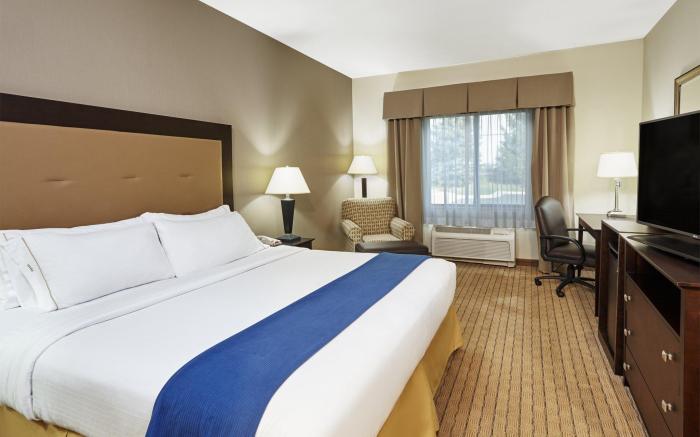 Holiday Inn Express & Suites Verona By IHG