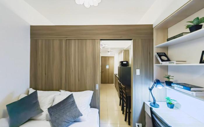 Condotel 1BR Unit w/ Balcony FAME Residences #FM09
