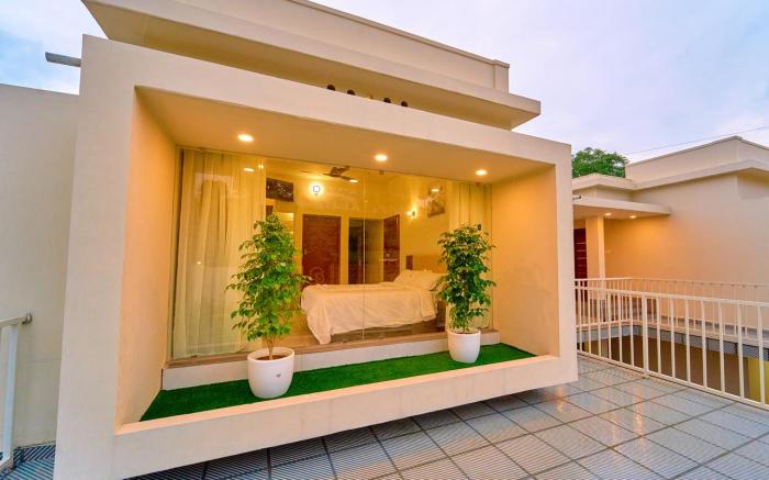 Glen Castle Vagamon by VOYE HOMES