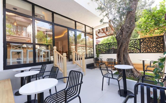 AUDO LOCAL HOTEL
