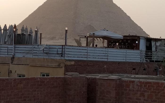 New moon pyramids apartment 