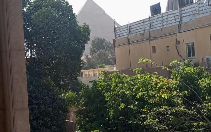 New moon pyramids apartment 