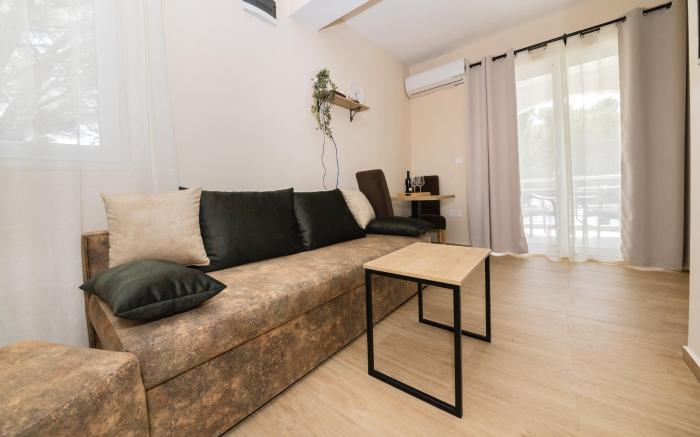 Seaside apartments in Herceg Novi