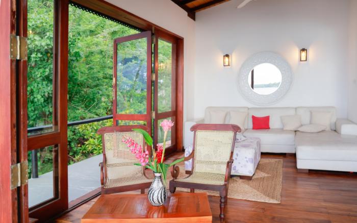 South Point Cottage - Whole Villa 3 Bedroom (Sleeps 6)