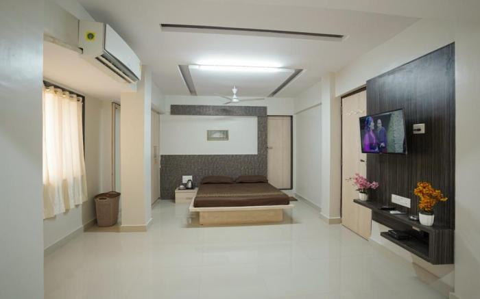 Sparks Fly Serviced apartments Vashi