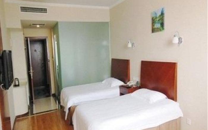 GreenTree Inn Zaozhuang Taishan Road Shituanxiao Express Hotel