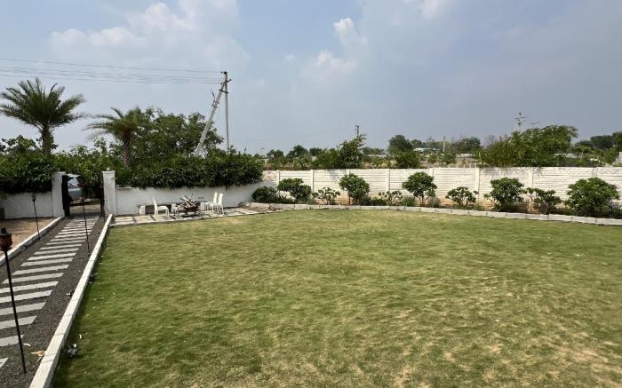 Moonscape Montera: Luxe Resort Living Oasis