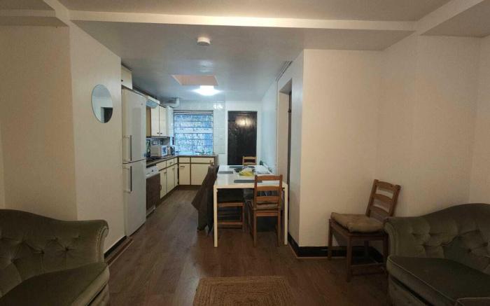 London Stockwell Station Apartment