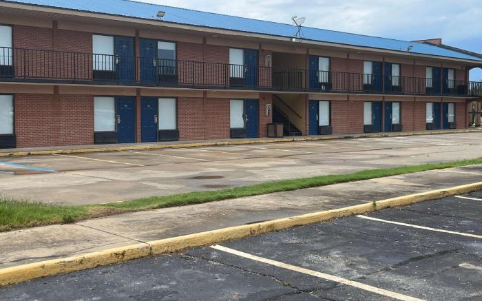 Motel 6 Greenwood, MS