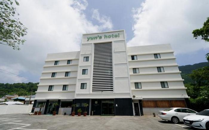 Tongyeong Yuns Hotel