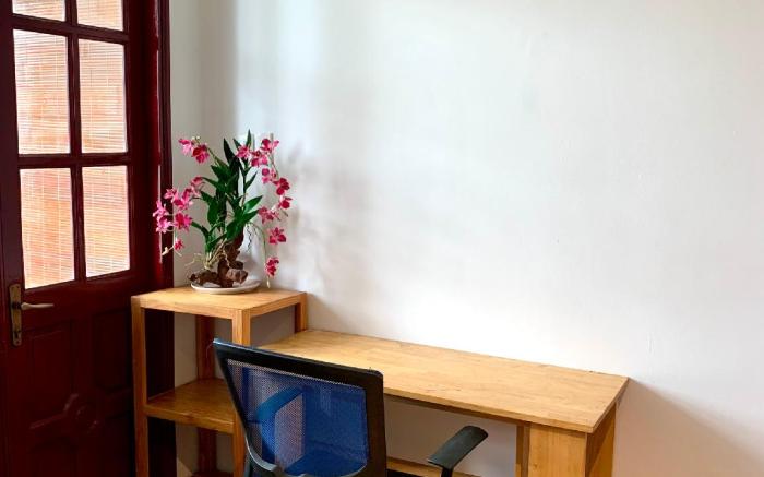 Room 208, Lovely Service Apartment with Swimming Pool