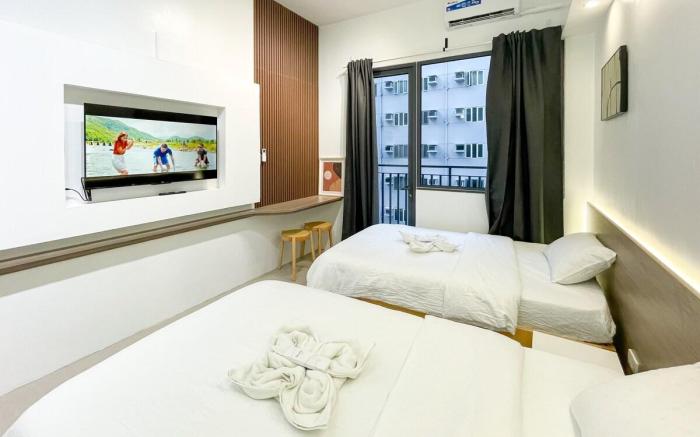Twin-Bed Oasis MOA Walkability Shore 2 residences