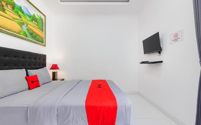 RedDoorz @ Lotus House Seminyak