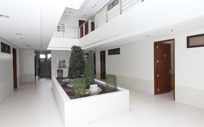 Crown Regency Courtyard Hotel