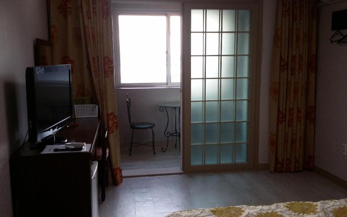 Hera Hotel