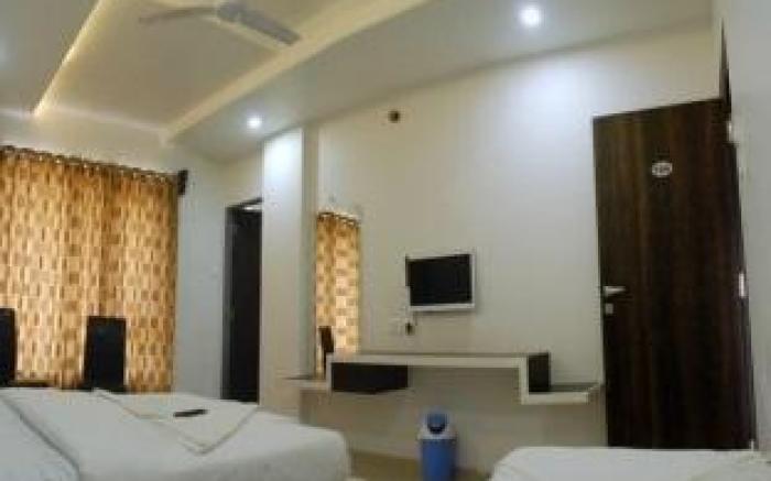 Hotel Sai Bansi