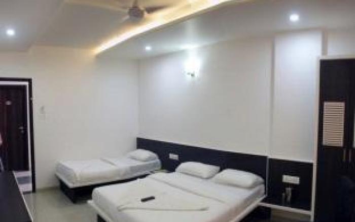 Hotel Sai Bansi