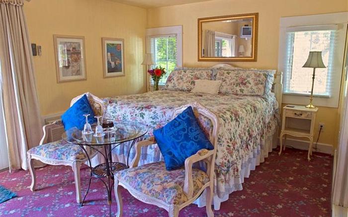 Ambrose Bierce House Bed and Breakfast