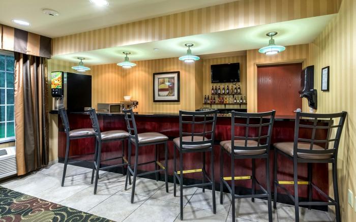 Cobblestone Inn and Suites Vinton