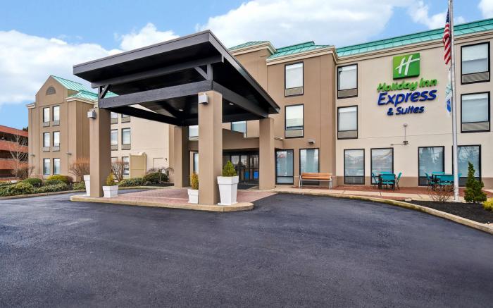 Holiday Inn Express & Suites Allentown-Dorney Park Area By IHG