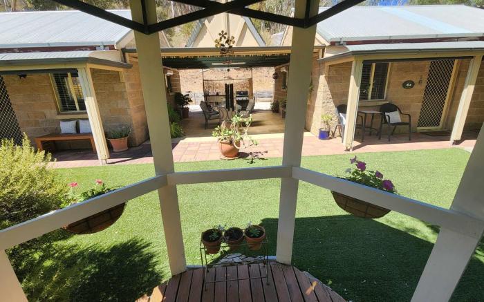 Riesling Trail and Clare Valley Cottages