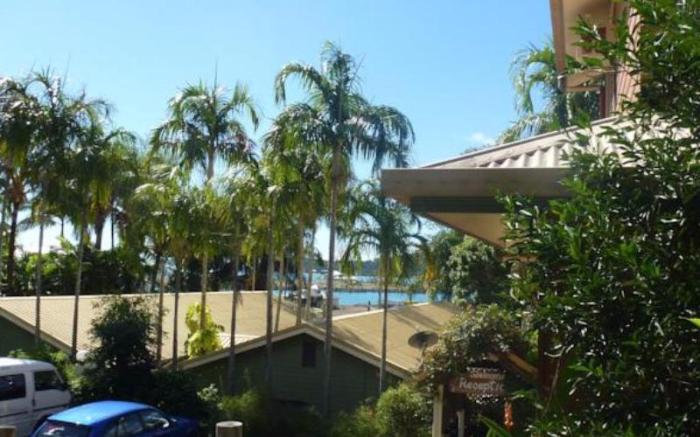 Backpackers By The Bay