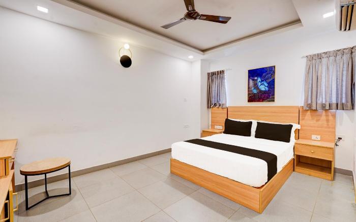 Collection O Eswar Grand Residency