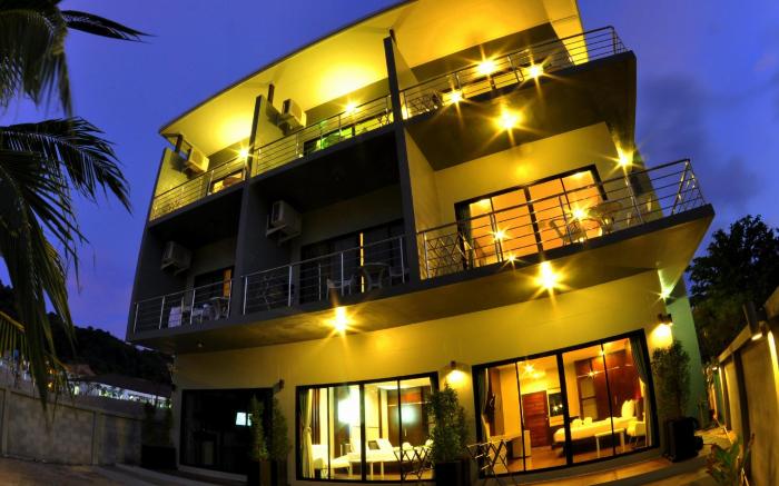 Tonsai Tropical Phi Phi Island