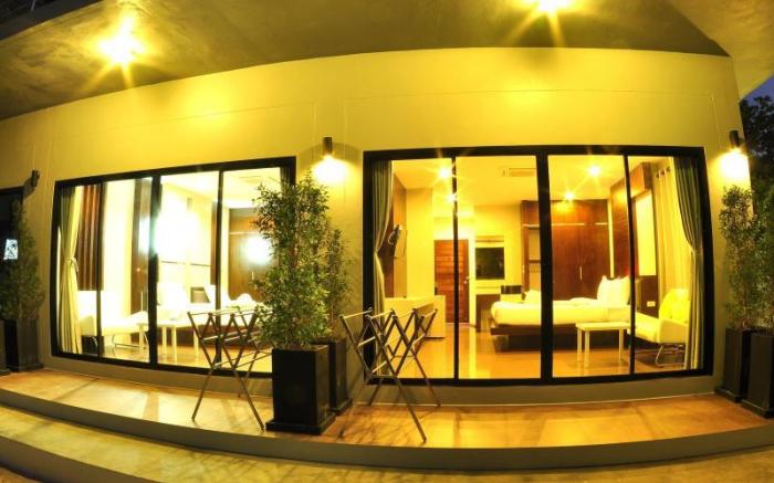 Tonsai Tropical Phi Phi Island