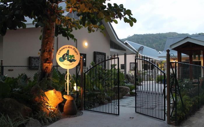 Cabanes des Anges Guest House