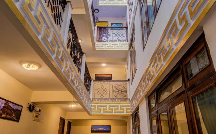 Muscatel BhumSang - 200 Mts from Mall Road