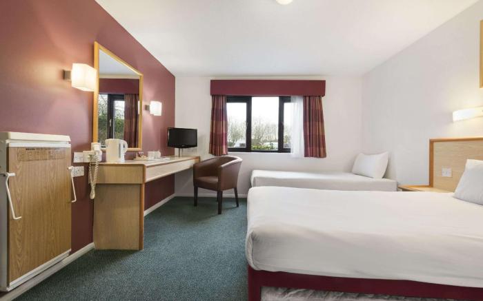 Days Inn by Wyndham Sedgemoor M5