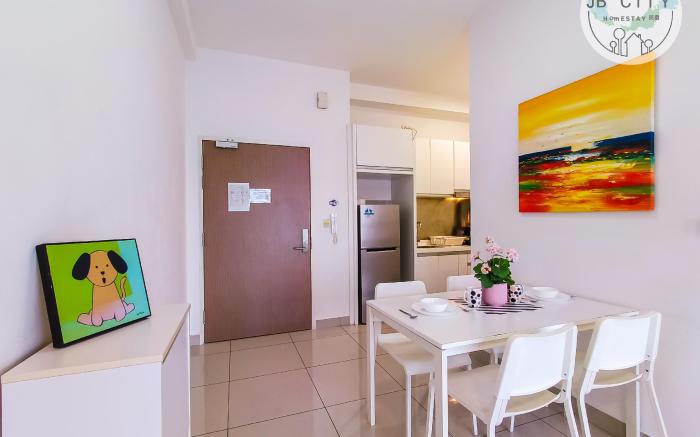 Medini Deluxe Suites A1810  (WIFI) by RR JBcity