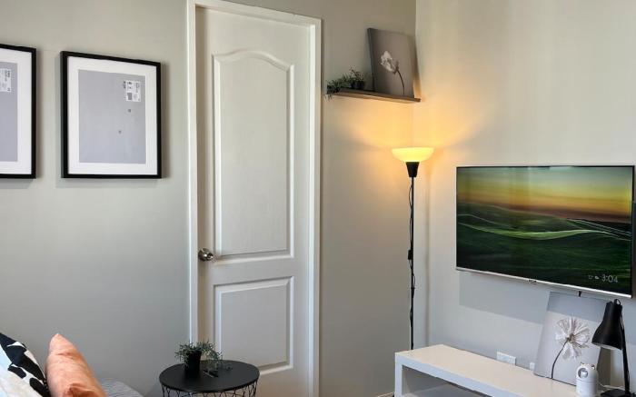 Cozy 1-bed unit near SRP Talisay