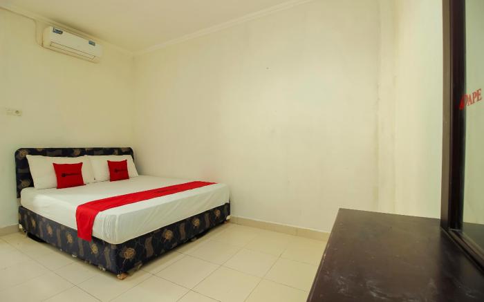 RedDoorz @ Malalayang Manado