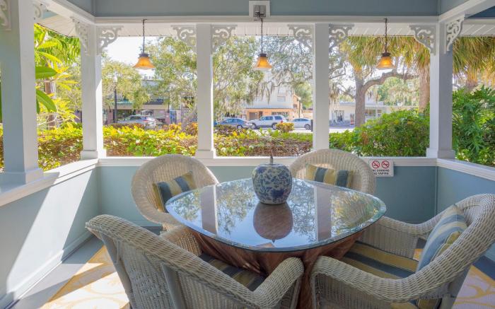 Meranova Guest Inn