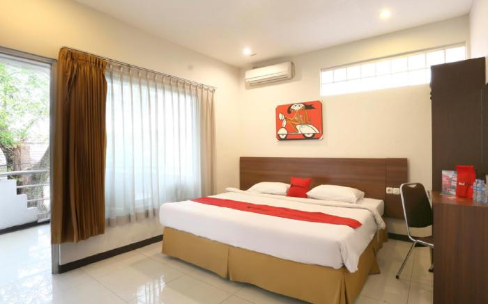 RedDoorz near Braga Street