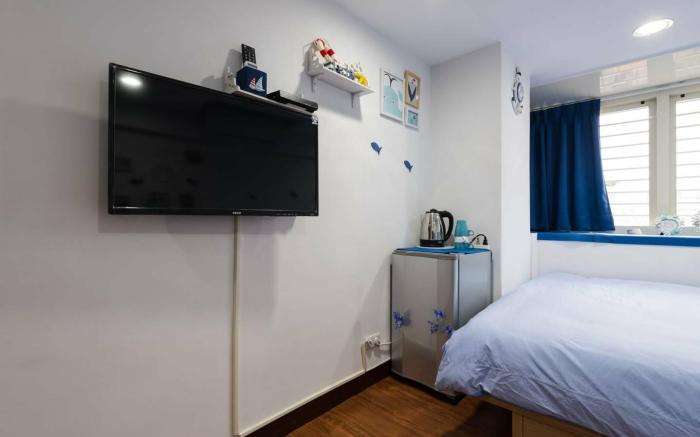 MRT Ximen No. 1 Metro Elevator Mediterranean 2-3 Double Room (No Daily Cleaning Provided)