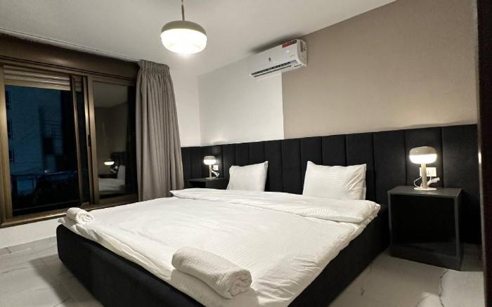 Stylish Luxe Apartment Fr 0006