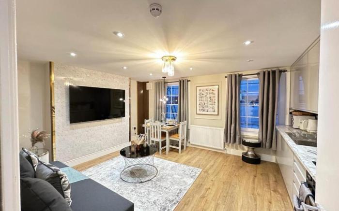 Star Street Apartment-F3