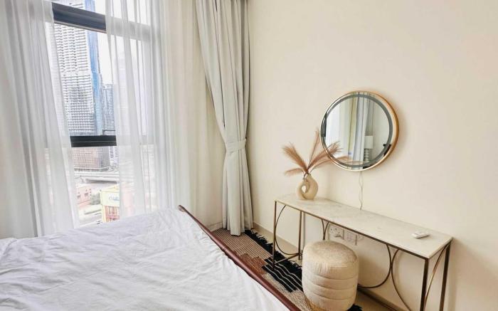 OYO 1349 Home Burj Crown Luxury 1Bed Apartment