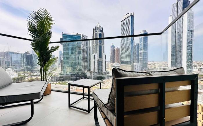 OYO HOME 1350 Premium 1-bed Apt Burj Crown