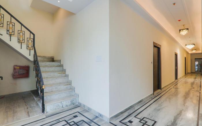 OYO Hotel Raj Palace