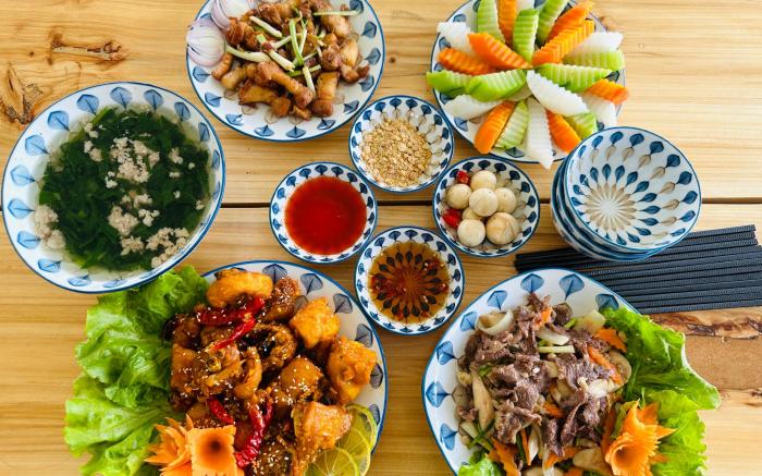 Lá Đỏ 2 Homestay & Coffee