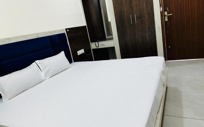 Hotel Golden Oasis