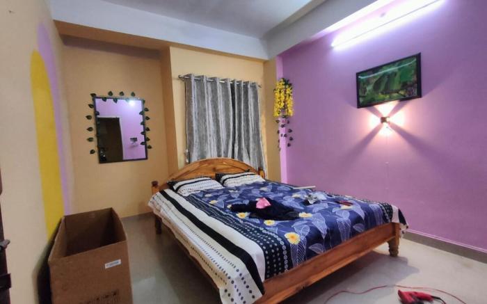 Move in -the violet room