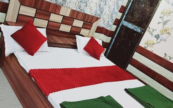 Goroomgo Raghunandan Guest House Near Ram Mandir Ayodhya